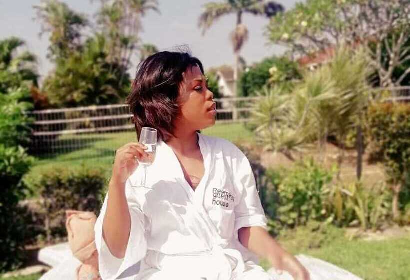 مبيت وإفطار Reemaros Guest House