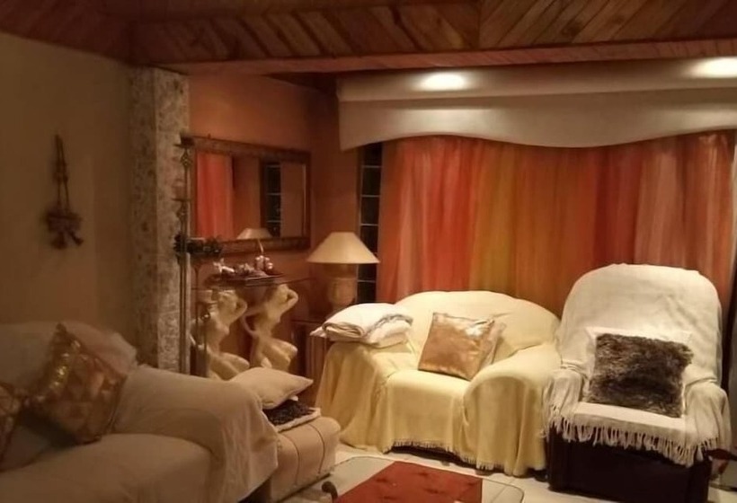 مبيت وإفطار Reemaros Guest House