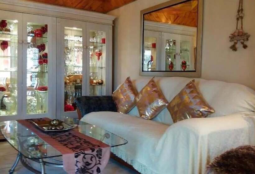 مبيت وإفطار Reemaros Guest House