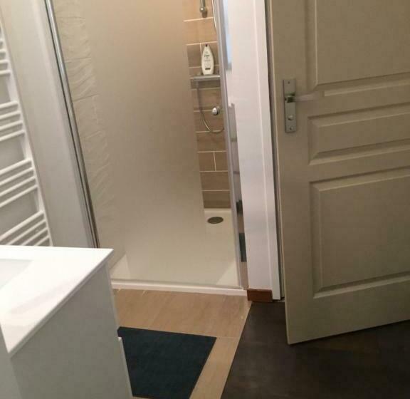 住宿加早餐 Sous La Tour