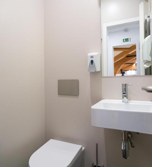 Change The World Hostels   Coimbra   Almedina