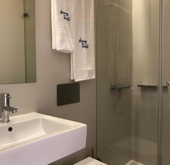 Change The World Hostels   Coimbra   Almedina