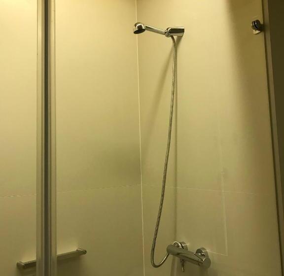 Change The World Hostels   Coimbra   Almedina