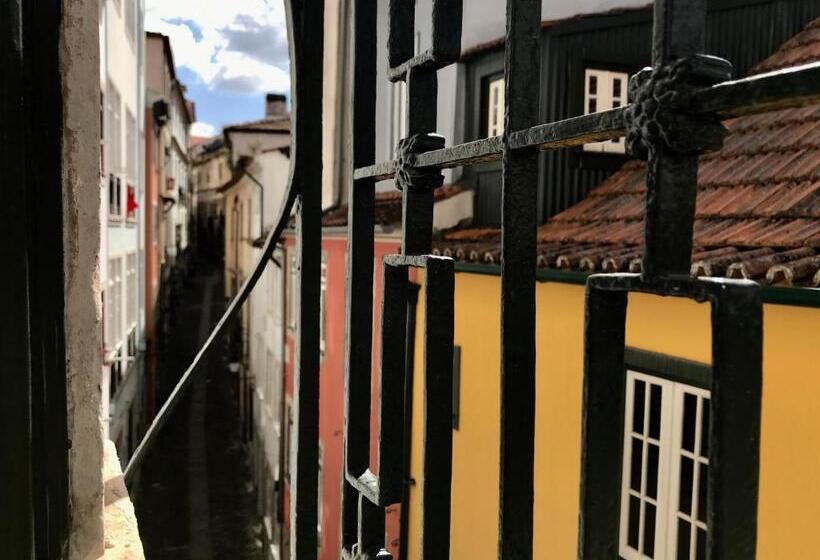 Change The World Hostels   Coimbra   Almedina