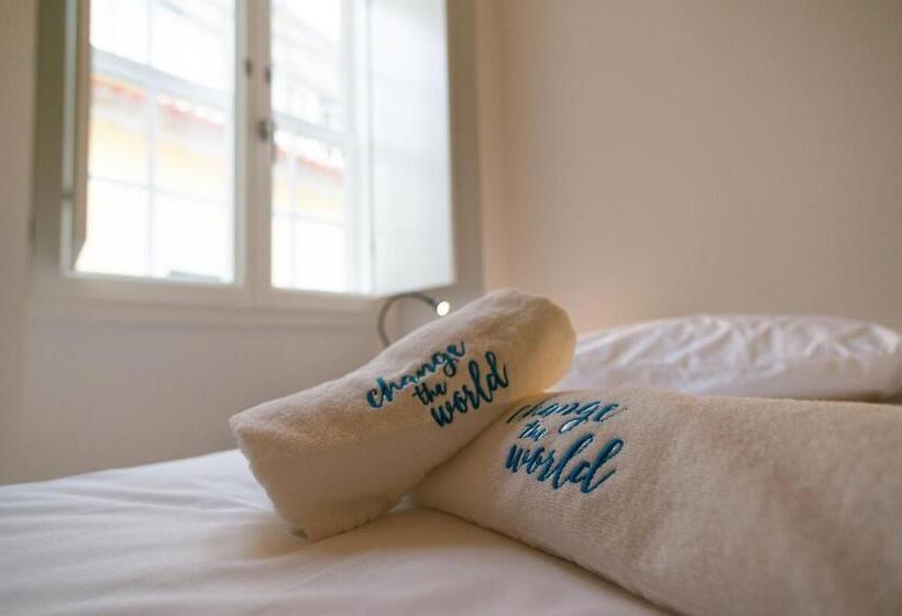 Change The World Hostels   Coimbra   Almedina