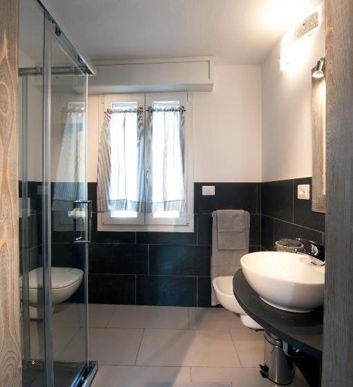 ホテル Le Suites   Di Fronte Ospedale Sacro Cuore