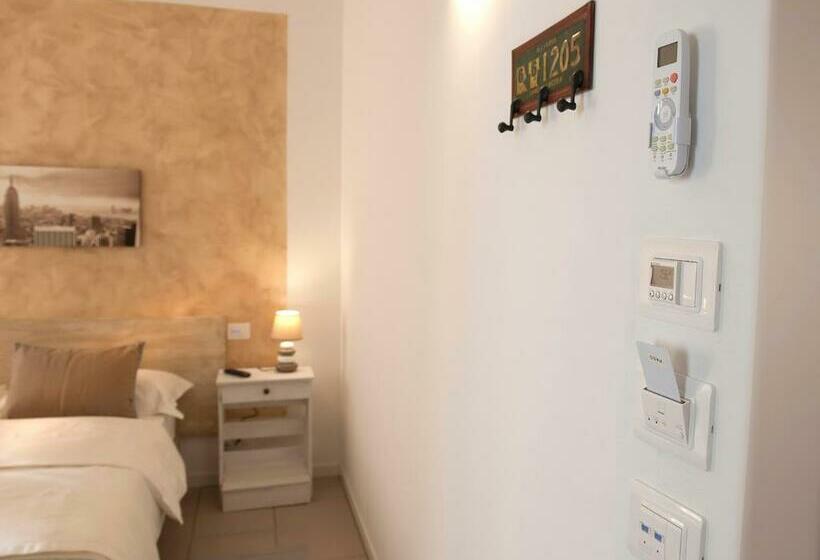 ホテル Le Suites   Di Fronte Ospedale Sacro Cuore