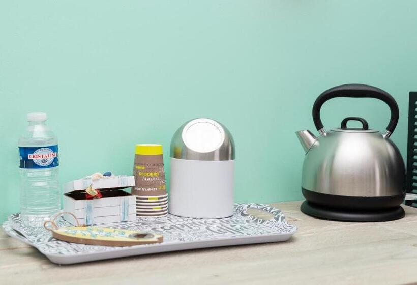 פנסיון Beach House 9