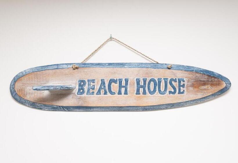 פנסיון Beach House 9