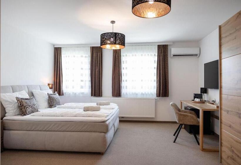 پانسیون Casa Plus