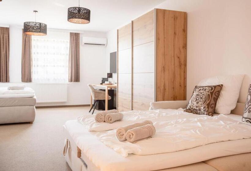 פנסיון Casa Plus