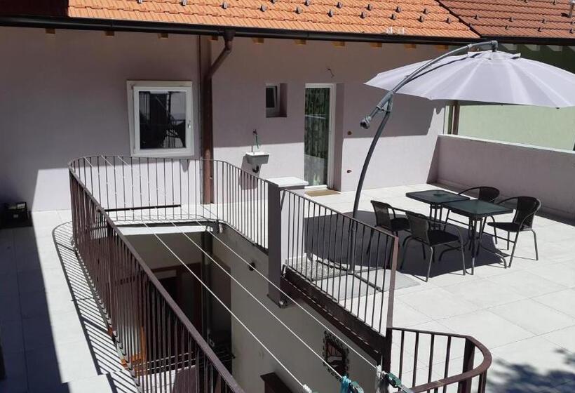 פנסיון Guest House Green Heart