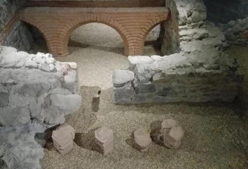 پانسیون Império Romano Guest House