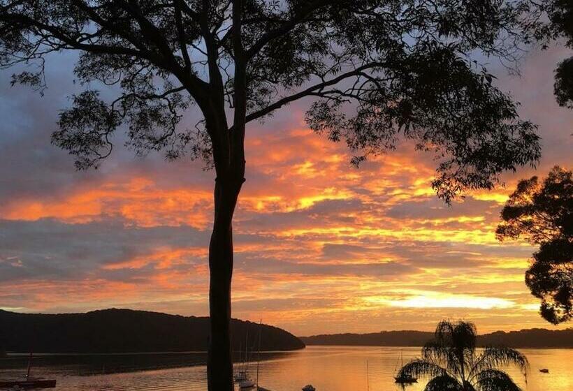 Пансион Island Paradise Private Waterfront Retreat