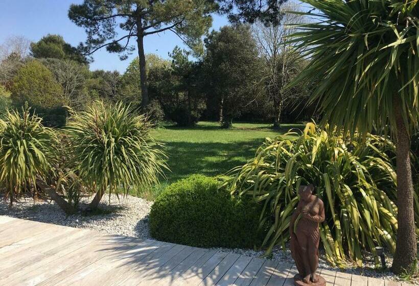 膳宿费 Les Naiades