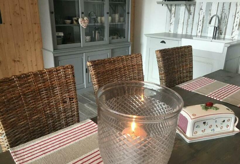 膳宿费 Les Naiades