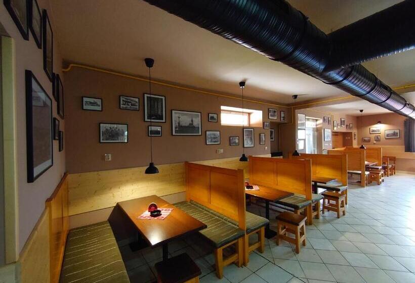 膳宿费 Penzión & Bar Natali