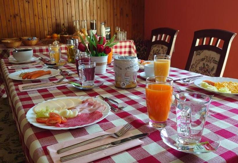 膳宿费 Penzión & Bar Natali