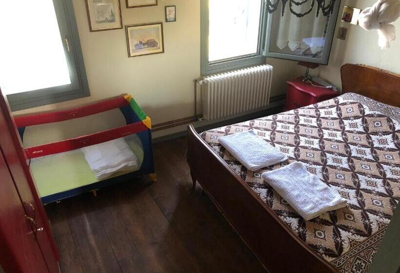 Room In B&b   B&b Carlonga A Double Room For Two People