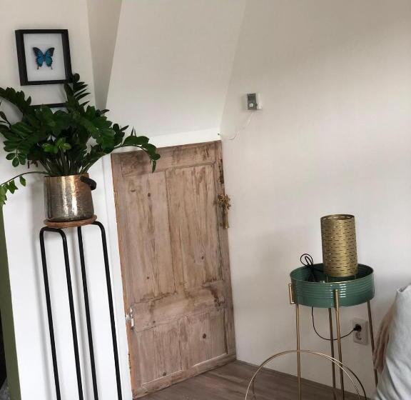 تختخواب و صبحانه Castle View 2