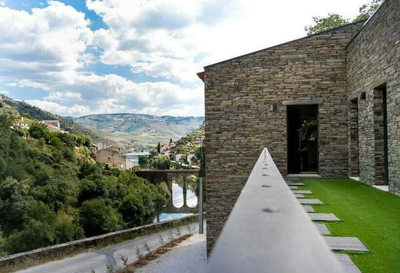 Bed and Breakfast Dois Lagares House