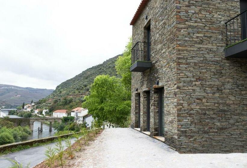 Bed and Breakfast Dois Lagares House