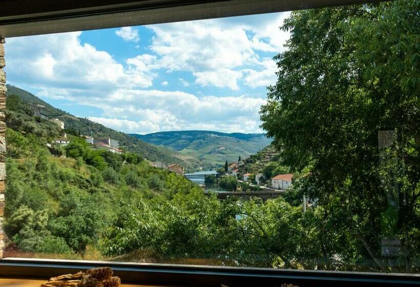 Bed and Breakfast Dois Lagares House