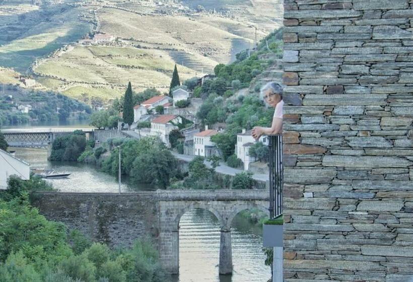 Bed and Breakfast Dois Lagares House