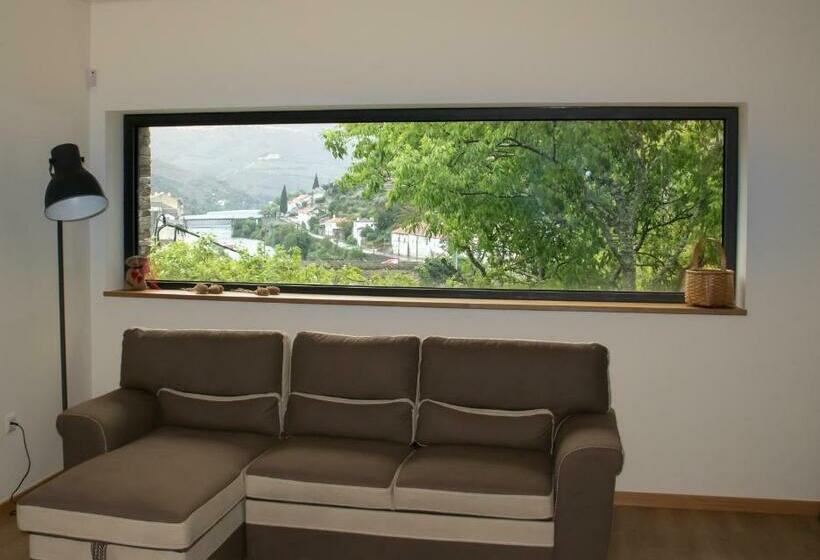 Bed and Breakfast Dois Lagares House