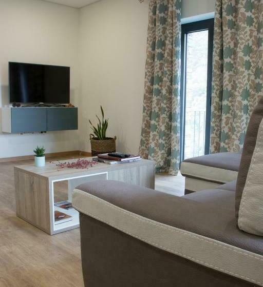 Bed and Breakfast Dois Lagares House