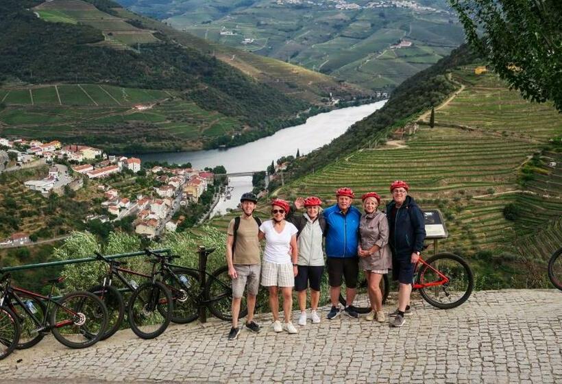 Bed and Breakfast Dois Lagares House