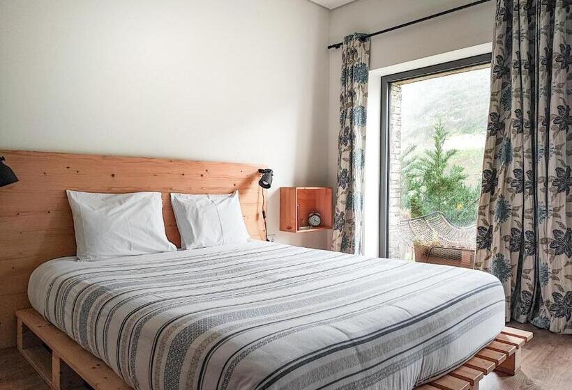 Bed and Breakfast Dois Lagares House