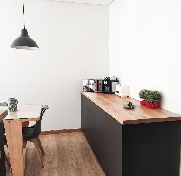 Bed and Breakfast Dois Lagares House