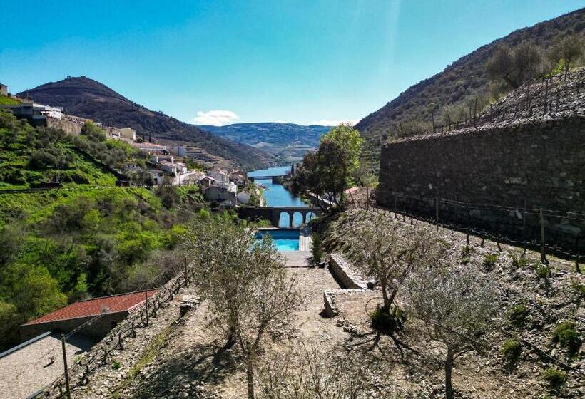 Bed and Breakfast Dois Lagares House