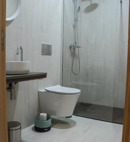 Bed and Breakfast Dois Lagares House