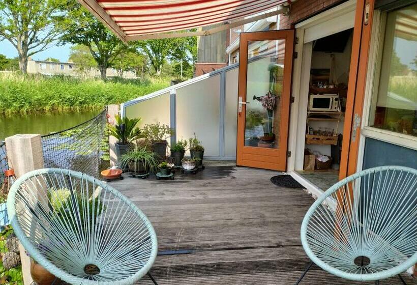 ベッドアンドブレックファースト Dutch African Breeze