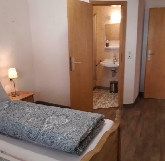 Bed and Breakfast Gastehaus Am Calmont