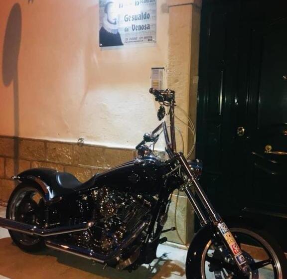 민박 Gesualdo Da Venosa