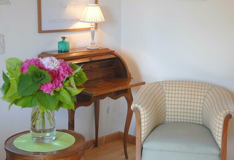 住宿加早餐  Le Manoir Du Rocher