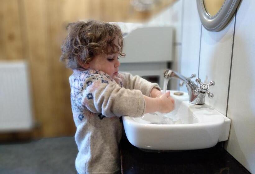 Bed and Breakfast Le Vallon D Armandine, Gîte écologique Auvergne