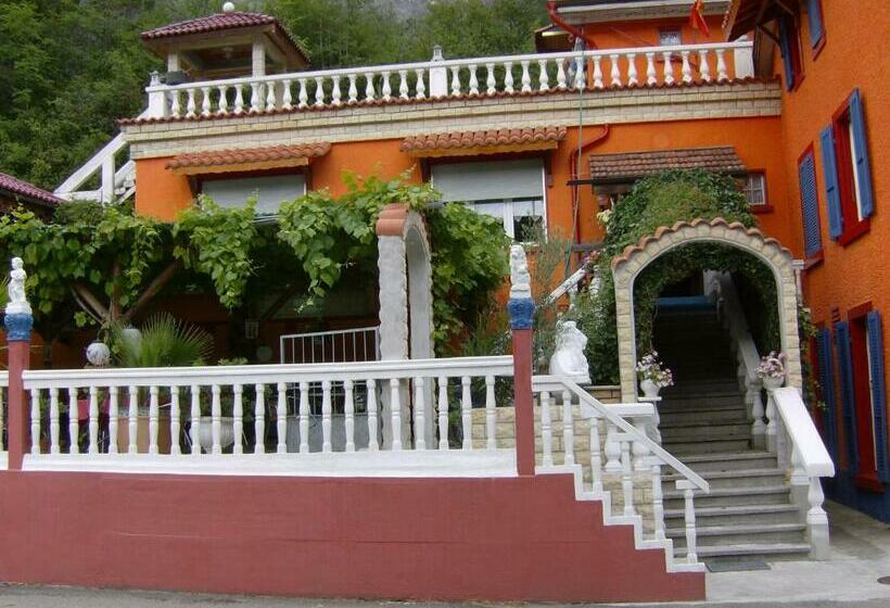 مبيت وإفطار Restaurant Don Pepe