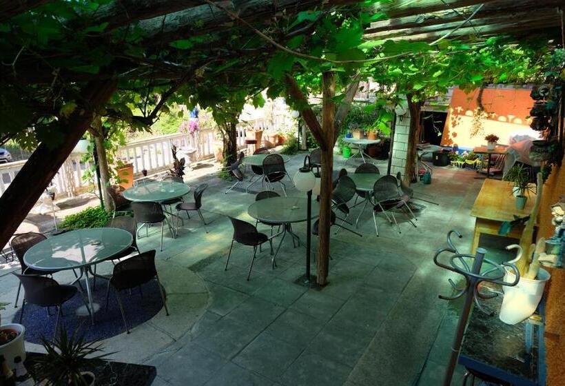مبيت وإفطار Restaurant Don Pepe