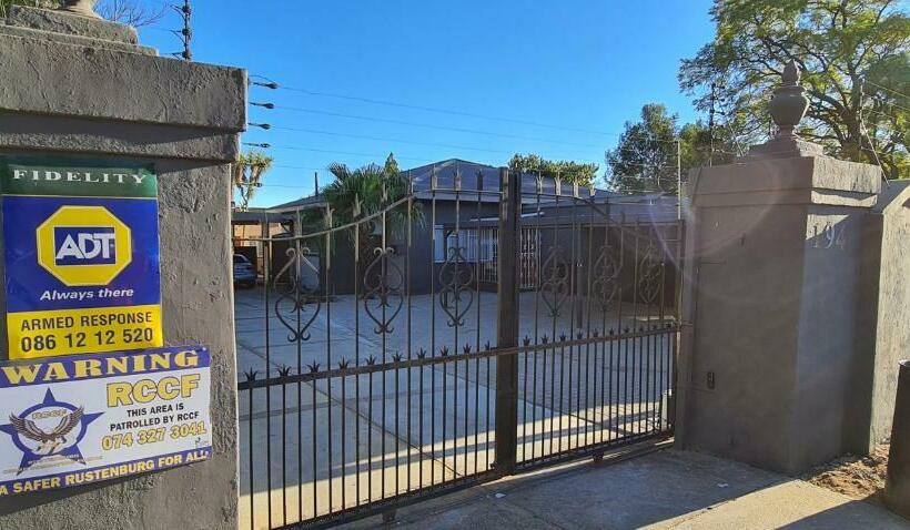 住宿加早餐  Sleepover @194