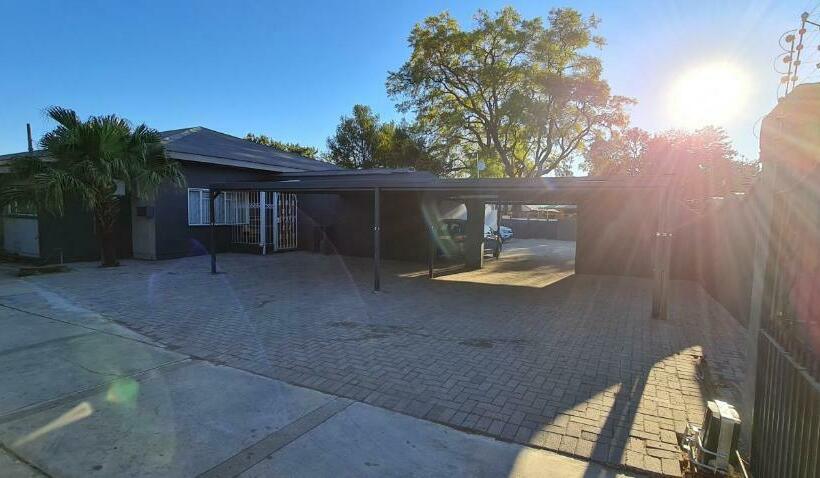 住宿加早餐  Sleepover @194