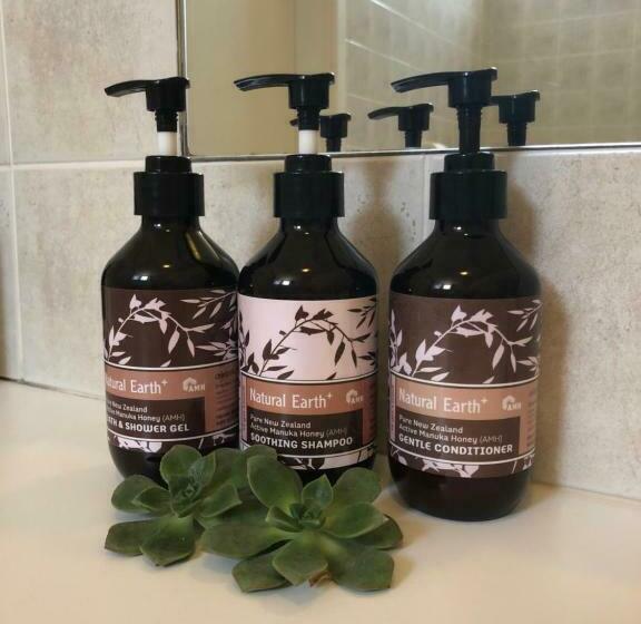 민박 The Lake House Retreat