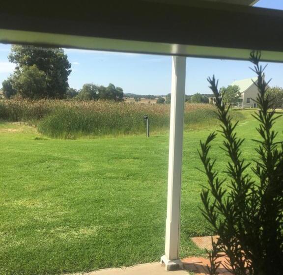 צימר The Lake House Retreat