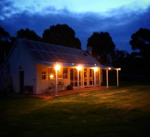 민박 The Lake House Retreat