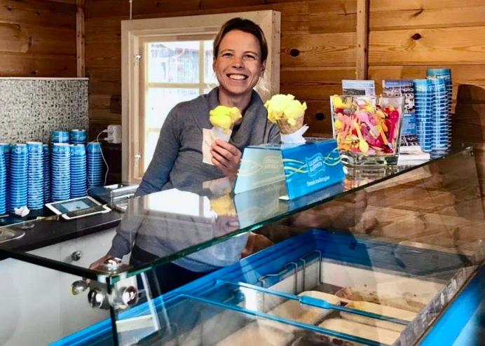 Henåns Hostel In The Marina