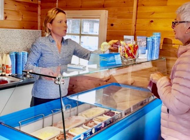 Henåns Hostel In The Marina