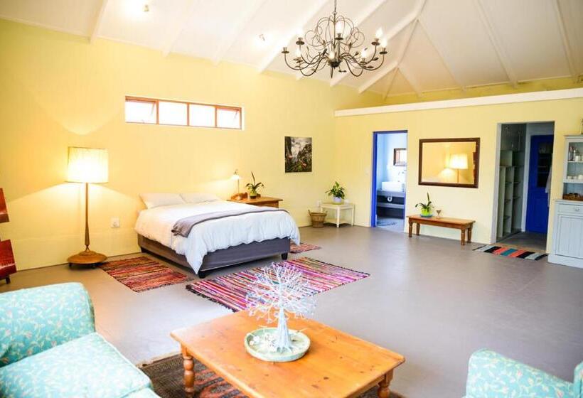 Отель Laughing Waters Farm